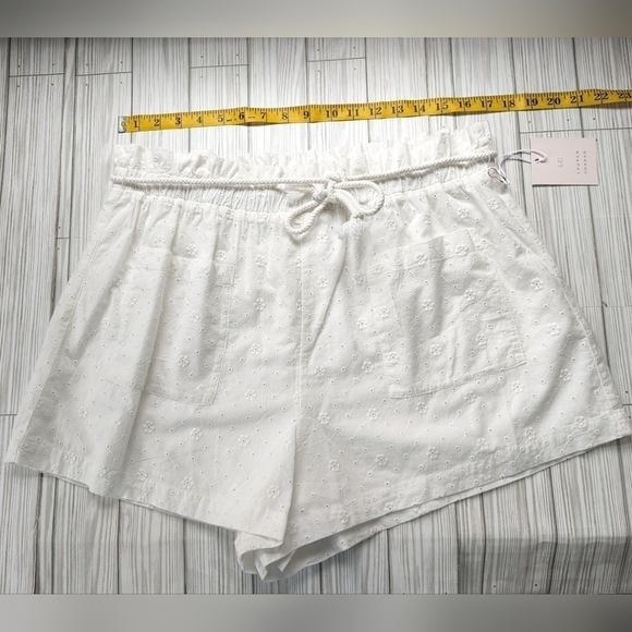 Lauren Conrad Cotton Eyelet Shorts with Belted Waist in White Size XL NWT - Picture 7 of 13